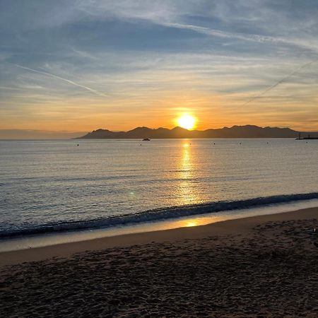 Cannes, Croisette, Palais Miramar Extérieur photo