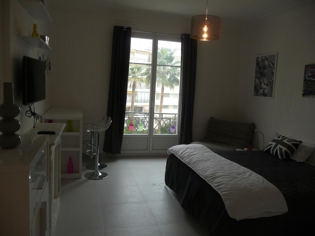 Cannes, Croisette, Palais Miramar Chambre photo