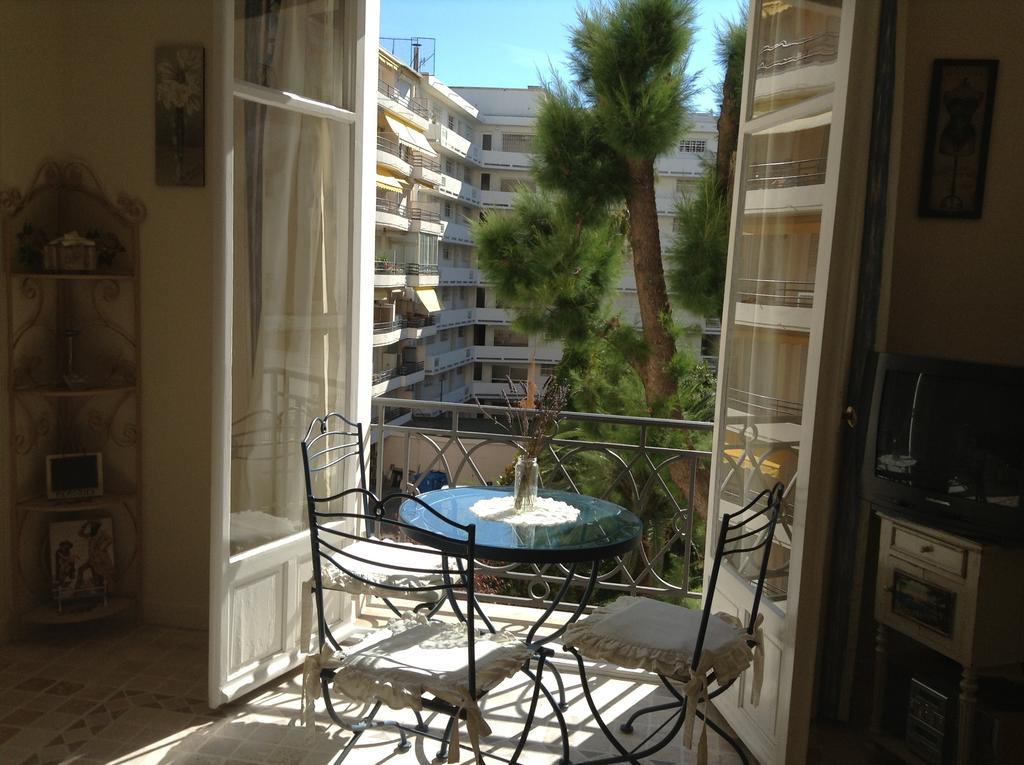 Cannes, Croisette, Palais Miramar Chambre photo