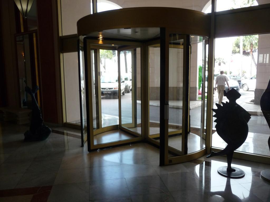 Cannes, Croisette, Palais Miramar Extérieur photo